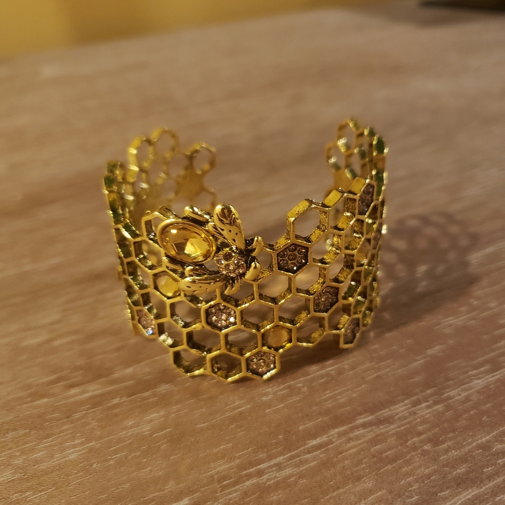 NEW! Gold Honeycomb Bee Cuff  Bracelet with Gold Accents - Picture 5 of 7